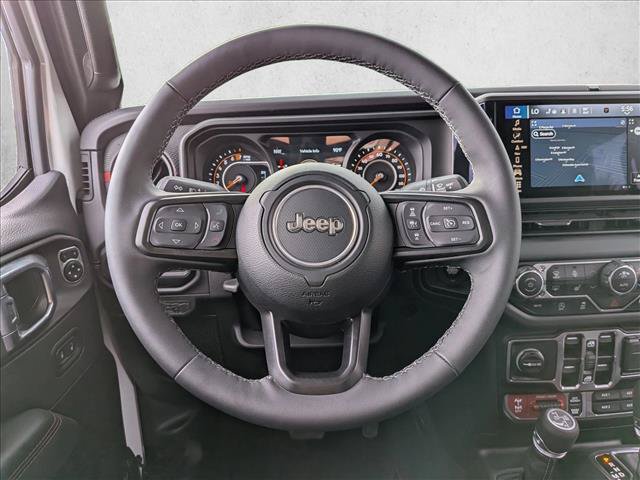 Used 2025 Jeep Gladiator Rubicon AWD/4WD image 14