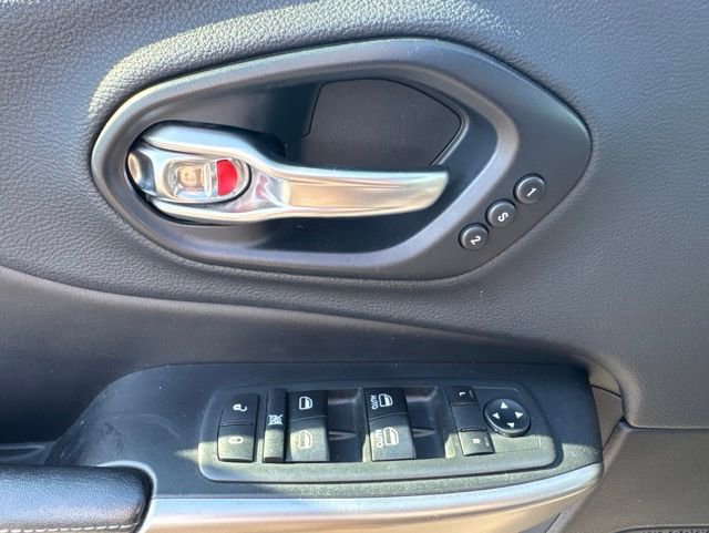 Used 2019 Jeep Cherokee High Altitude AWD/4WD image 22