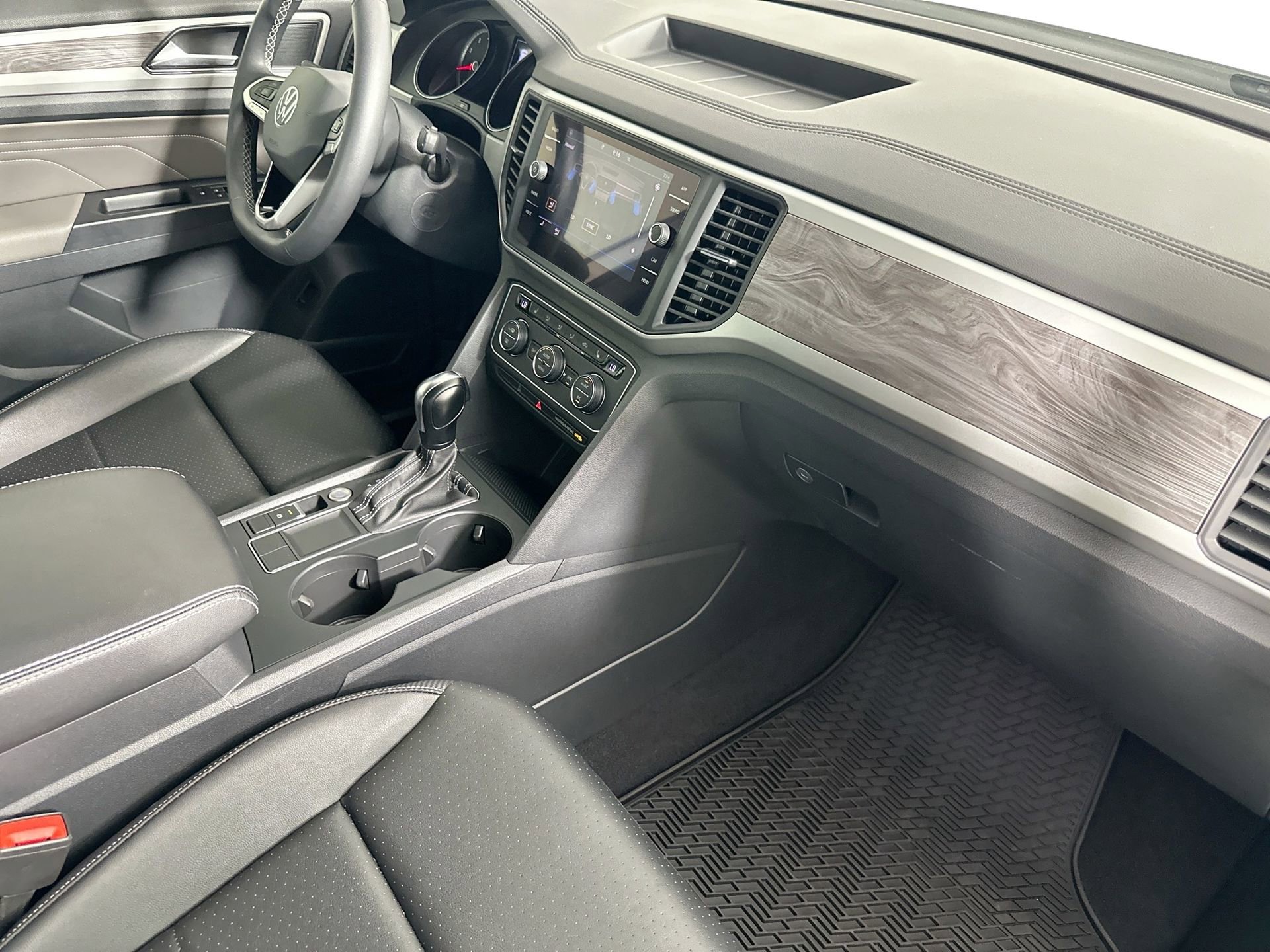 Certified 2021 Volkswagen Atlas Cross Sport SE image 26