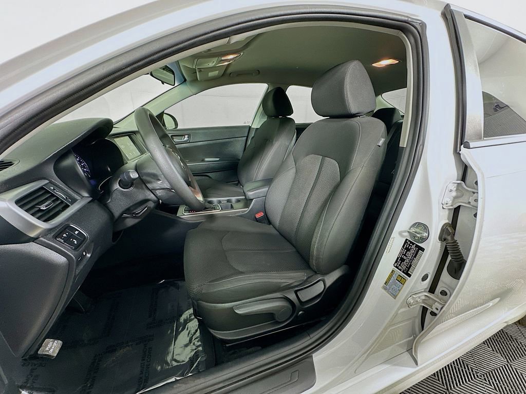Used 2020 Kia Optima LX image 23