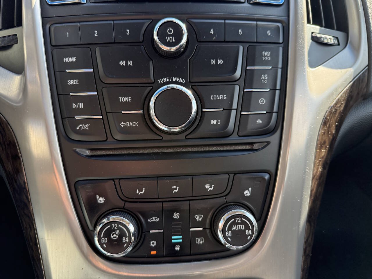 Used 2012 Buick Verano Leather FWD image 18
