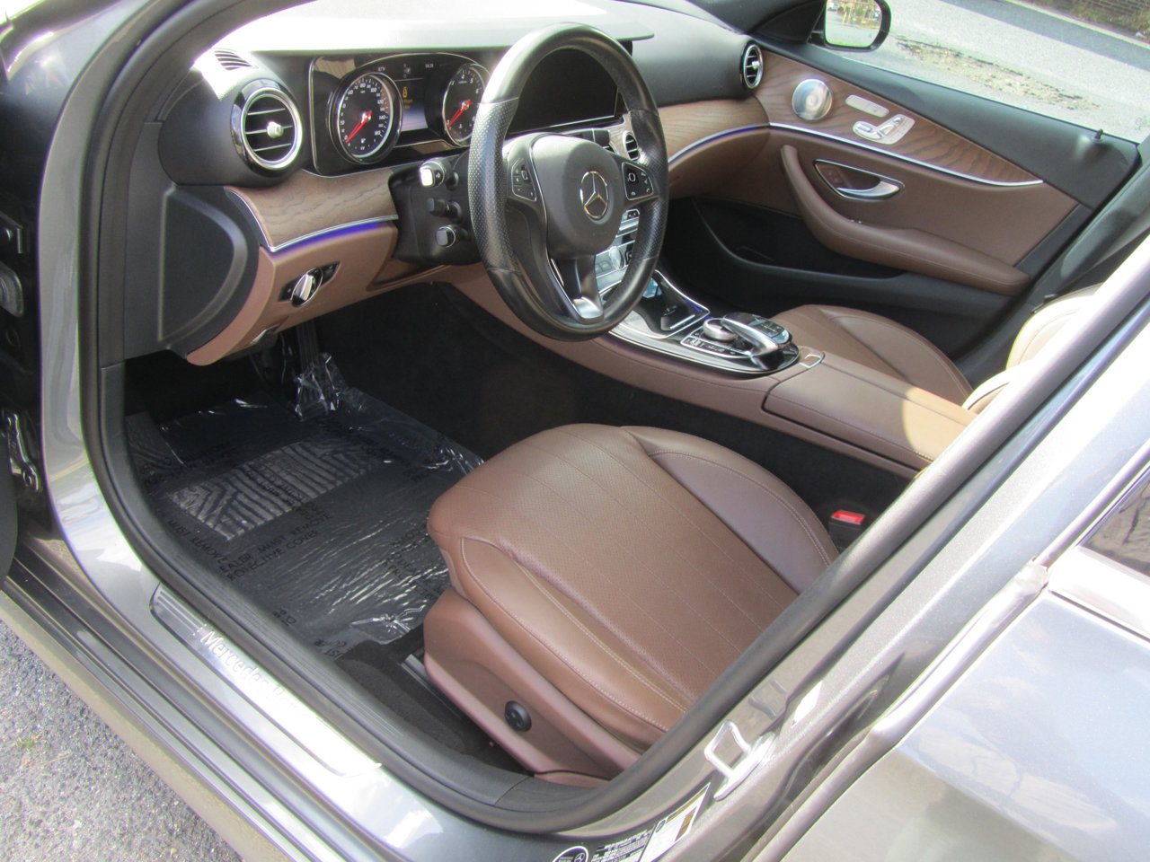 Used 2017 Mercedes-Benz E 300 image 17