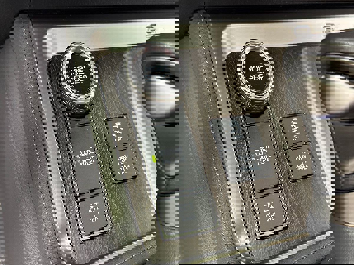 Used 2025 Lexus GX 550 w/ Accessory Package (2T) image 34