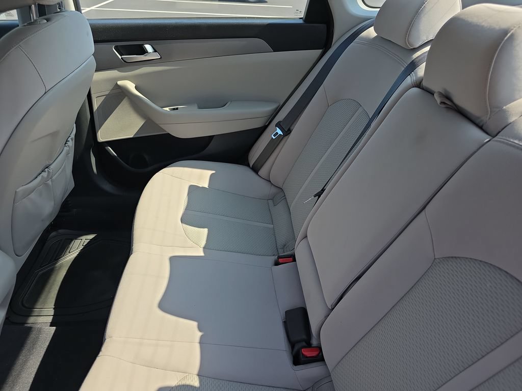 Used 2015 Hyundai Sonata SE FWD image 16