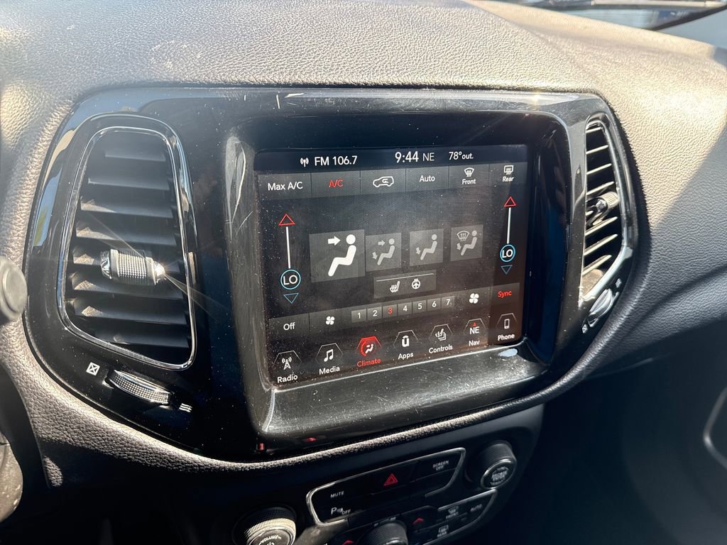 Used 2018 Jeep Compass Limited w/ Navigation Group image 24