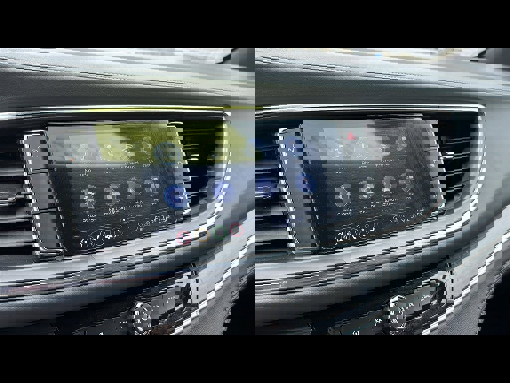 Used 2023 Buick Enclave Essence FWD image 18