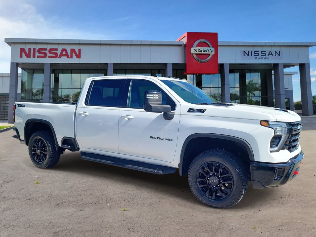 Used 2025 Chevrolet Silverado 2500 LTZ w/ Trail Boss Package image 2