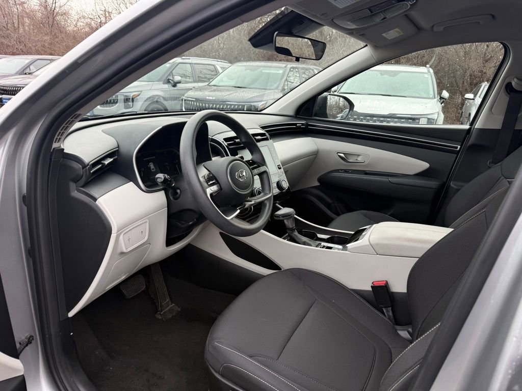 Used 2023 Hyundai Tucson SE image 7