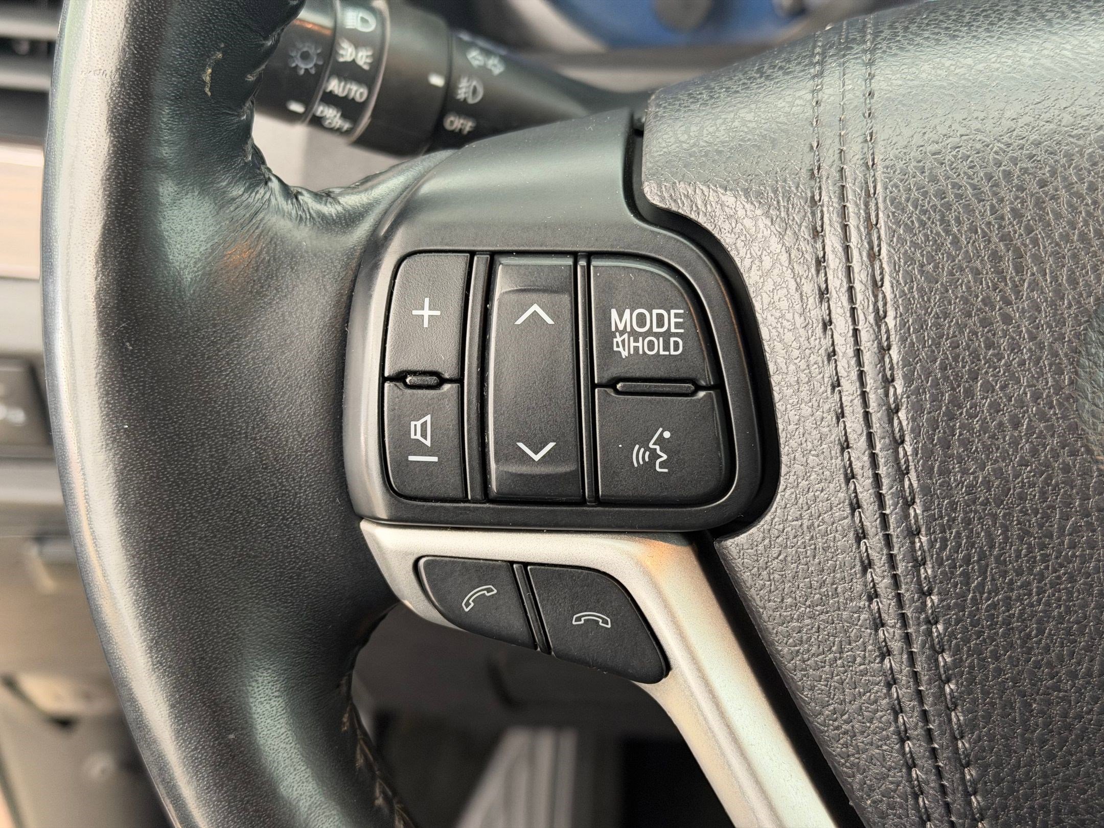 Used 2018 Toyota Sienna Limited Premium image 16