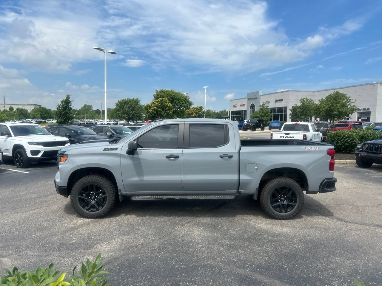 Used 2024 Chevrolet Silverado 1500 Custom Trail Boss w/ LPO, Dark Essentials Package AWD/4WD image 6