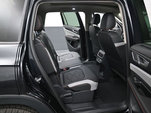 New 2026 Volkswagen Atlas Peak Edition image 7