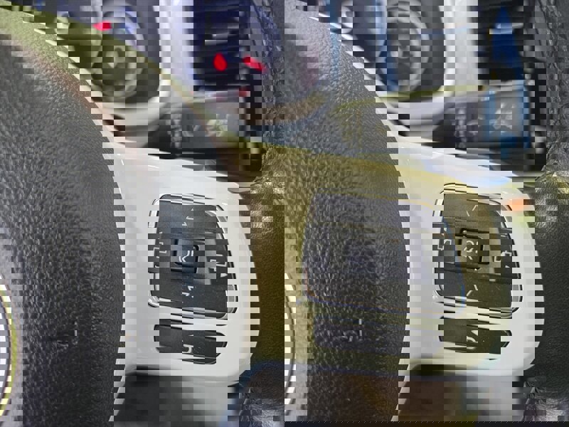 Used 2014 Volkswagen Beetle TDI image 15