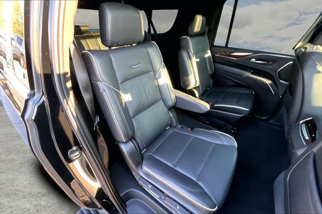 Used 2021 Cadillac Escalade ESV Premium Luxury w/ Driver Assist Tech Package AWD/4WD image 25