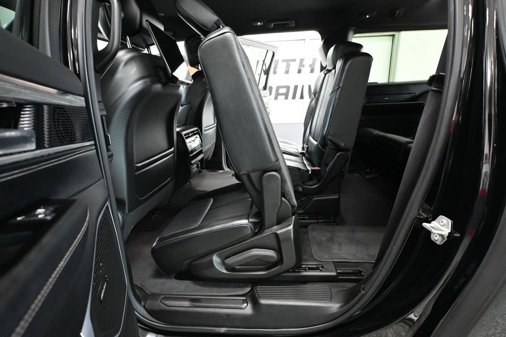 Used 2024 Jeep Wagoneer L Series III w/ Rear Seat Video Group 1 AWD/4WD image 43