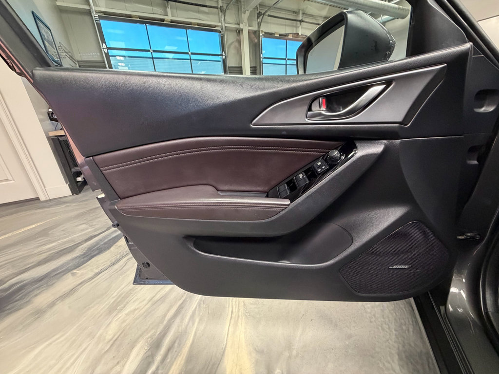 Used 2018 MAZDA MAZDA3 Grand Touring w/ Premium Equipment Package image 55
