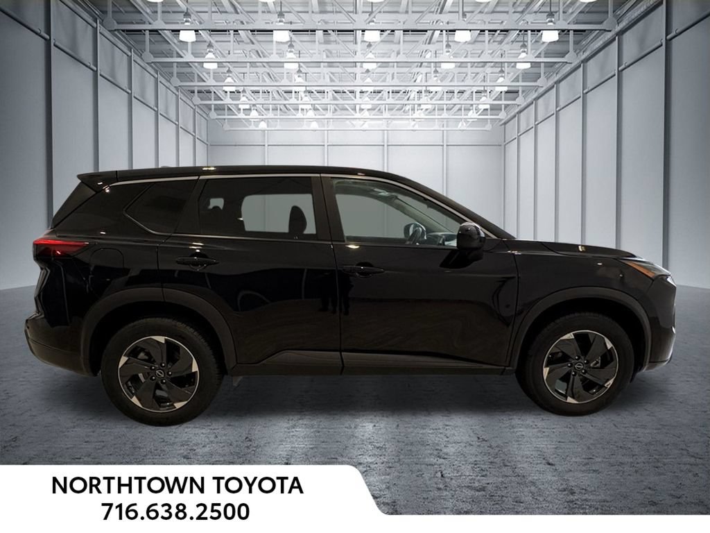 Used 2025 Nissan Rogue SV AWD/4WD image 29