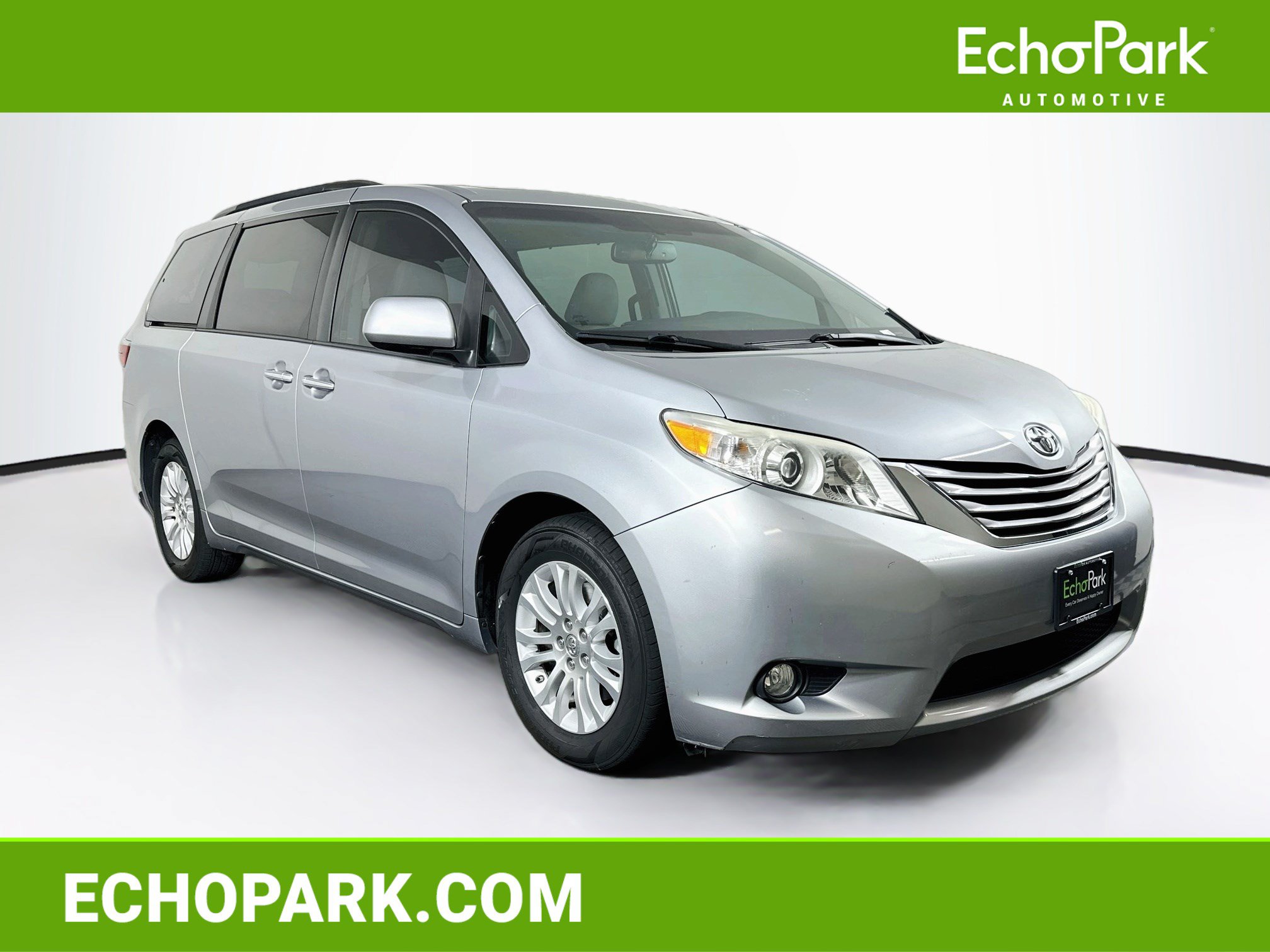 Used 2016 Toyota Sienna XLE w/ XLE Navigation Package FWD image 1