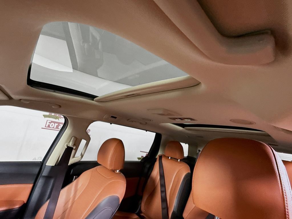 Used 2024 Kia Carnival SX Prestige image 12