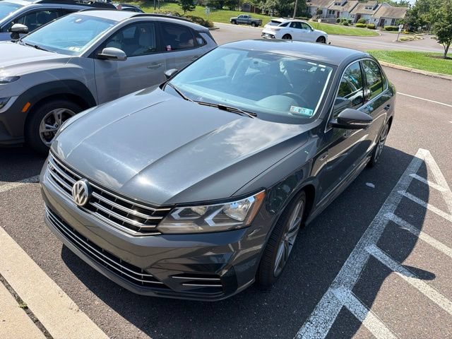 Used 2017 Volkswagen Passat 1.8T R-Line FWD image 2