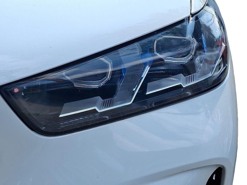 Used 2025 BMW X5 xDrive50e w/ Climate Comfort Package image 8