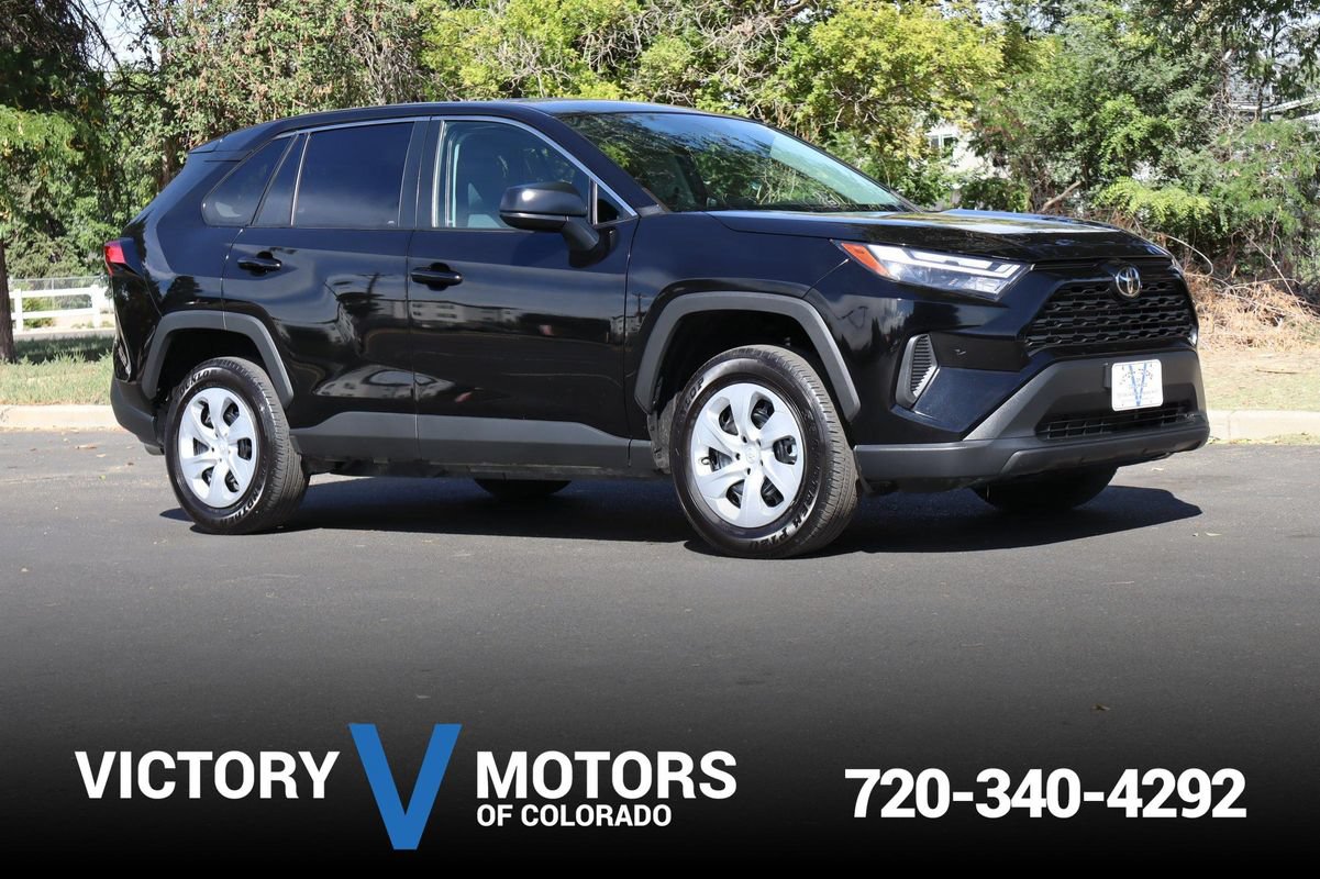 Used 2025 Toyota RAV4 LE AWD/4WD image 1