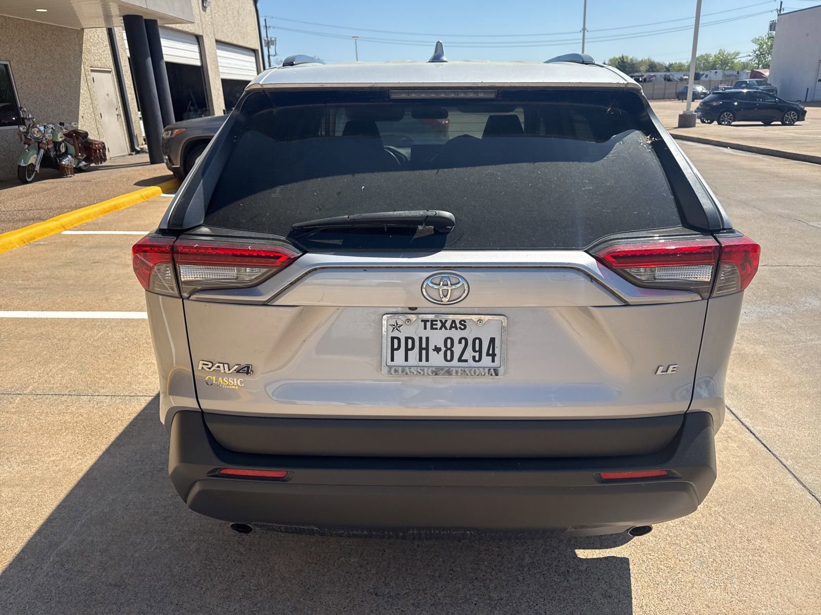 Used 2021 Toyota RAV4 LE image 6