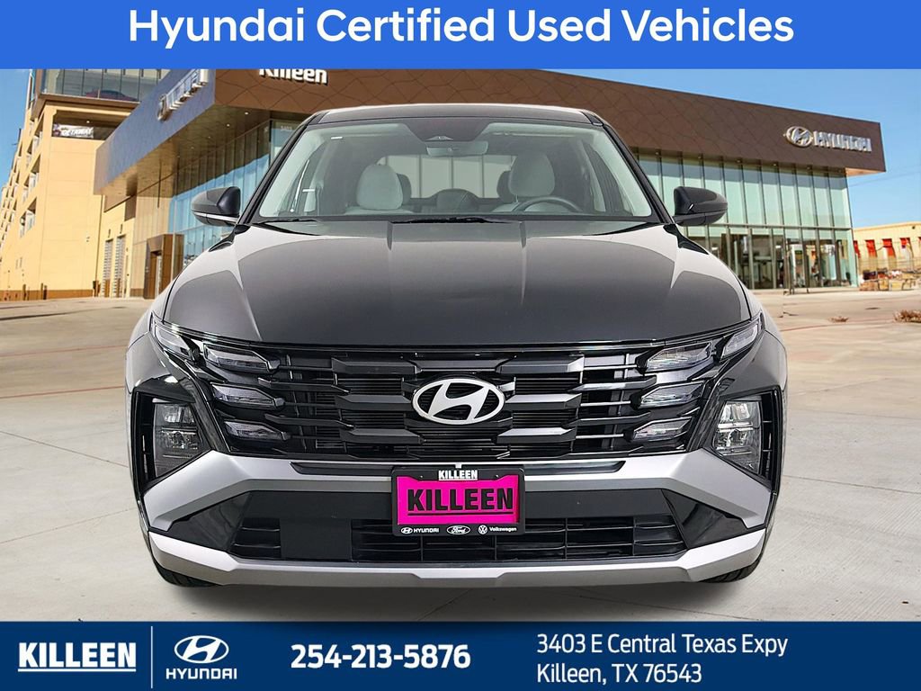 Used 2025 Hyundai Tucson SE FWD image 2