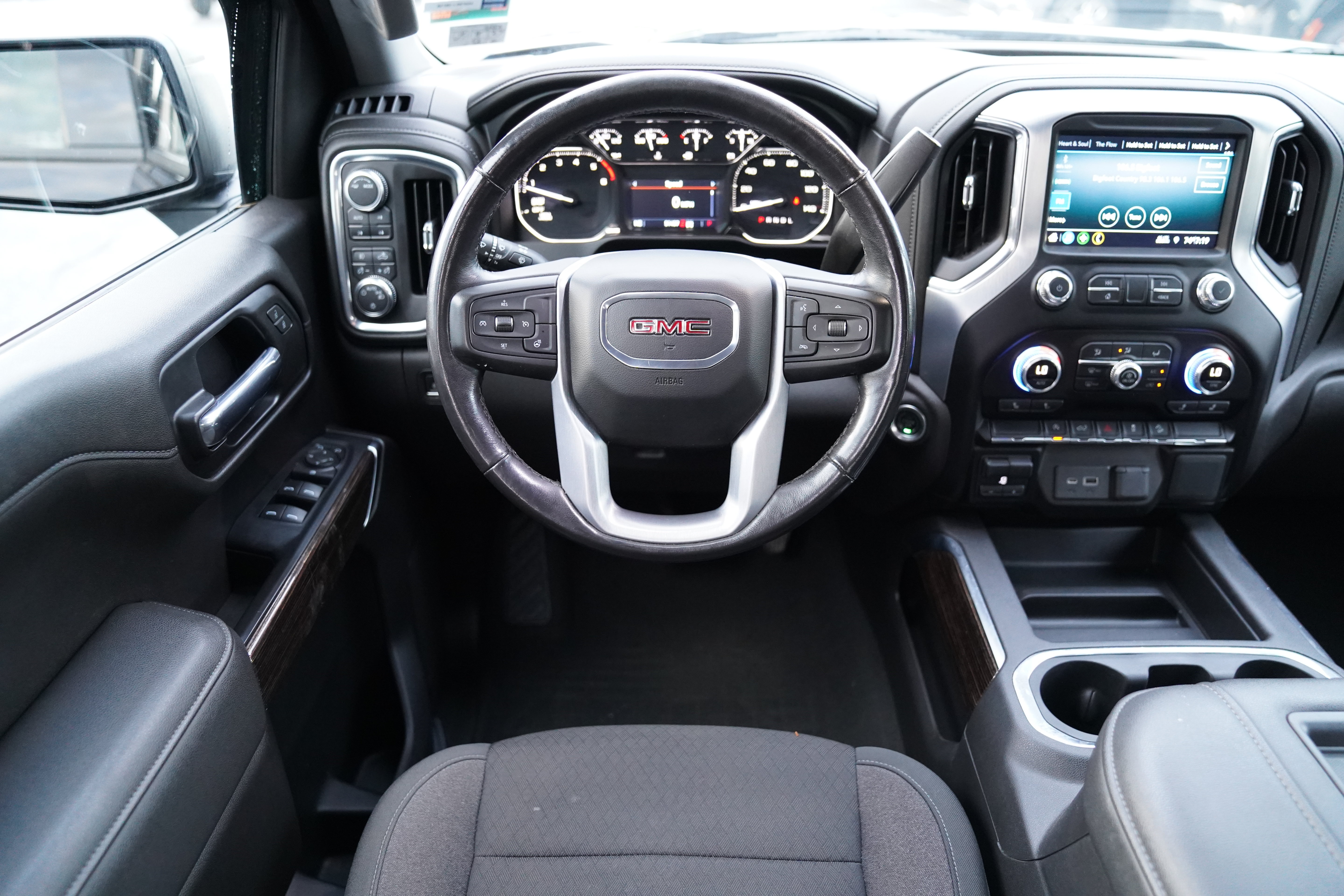 Used 2021 GMC Sierra 1500 Elevation w/ X31 Off-Road Package AWD/4WD image 11