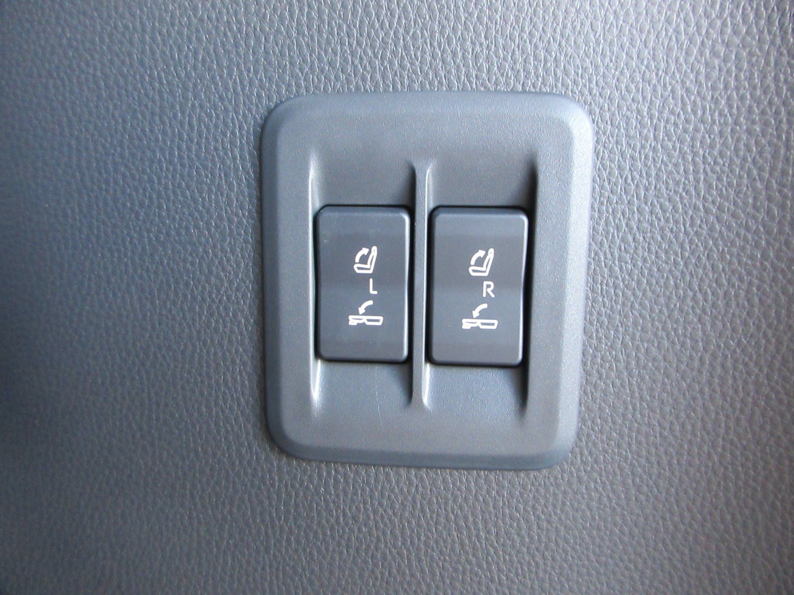 Used 2026 Lexus GX 550 w/ Cold Area Package AWD/4WD image 60