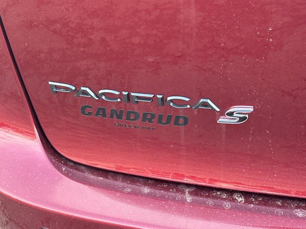 Used 2020 Chrysler Pacifica Touring-L Plus w/ Advanced Safetytec Group image 8