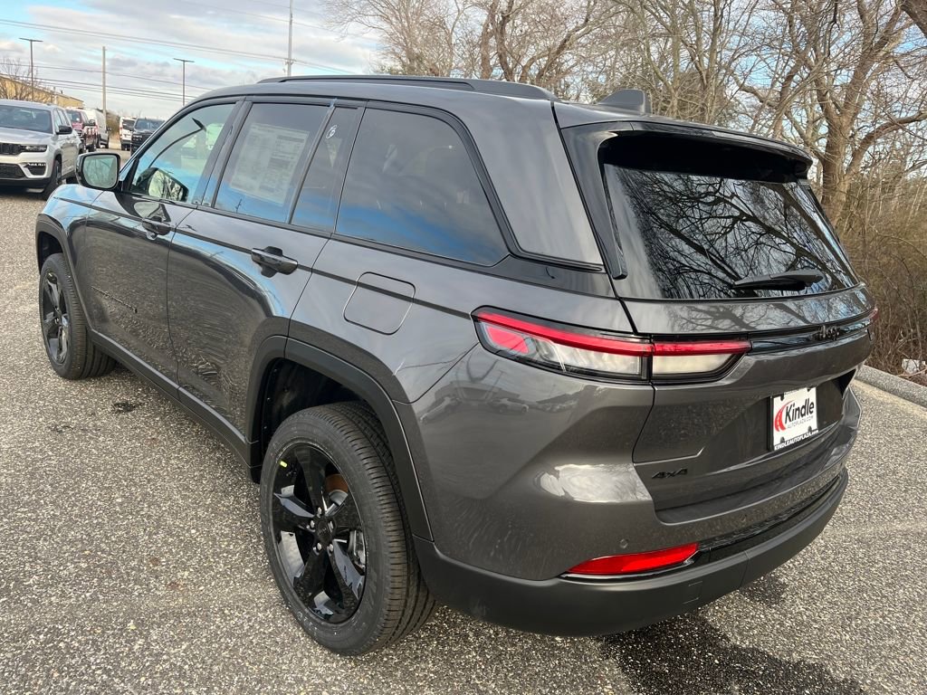 New 2025 Jeep Grand Cherokee Altitude image 29