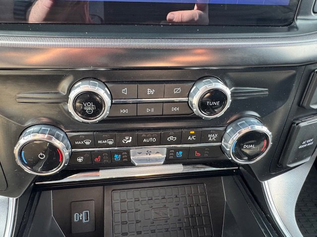 Used 2023 Ford F150 Platinum w/ Equipment Group 701A High image 17