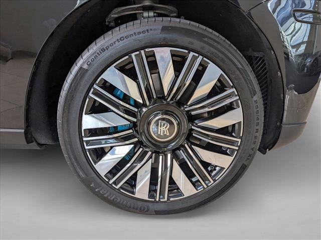 Used 2024 Rolls-Royce Cullinan image 24