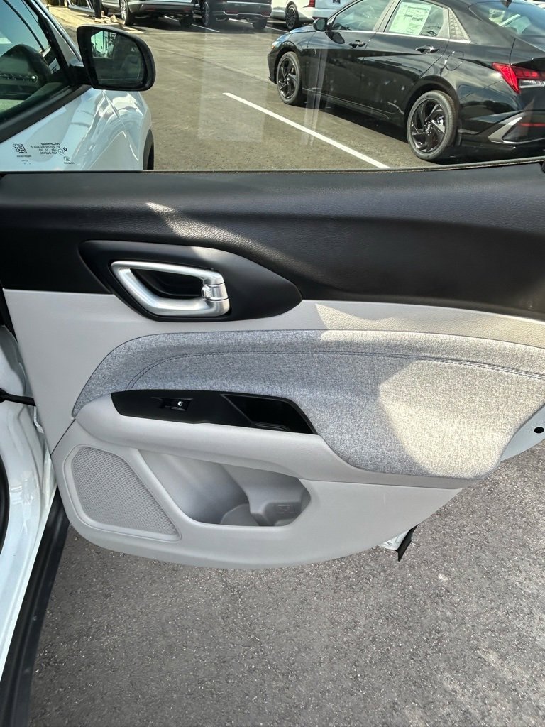 Used 2024 Jeep Compass Latitude image 15