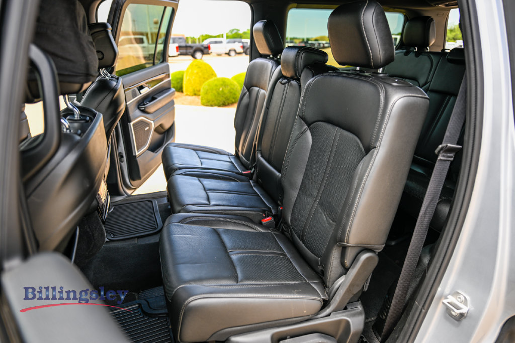 Used 2024 Jeep Wagoneer 4WD image 11