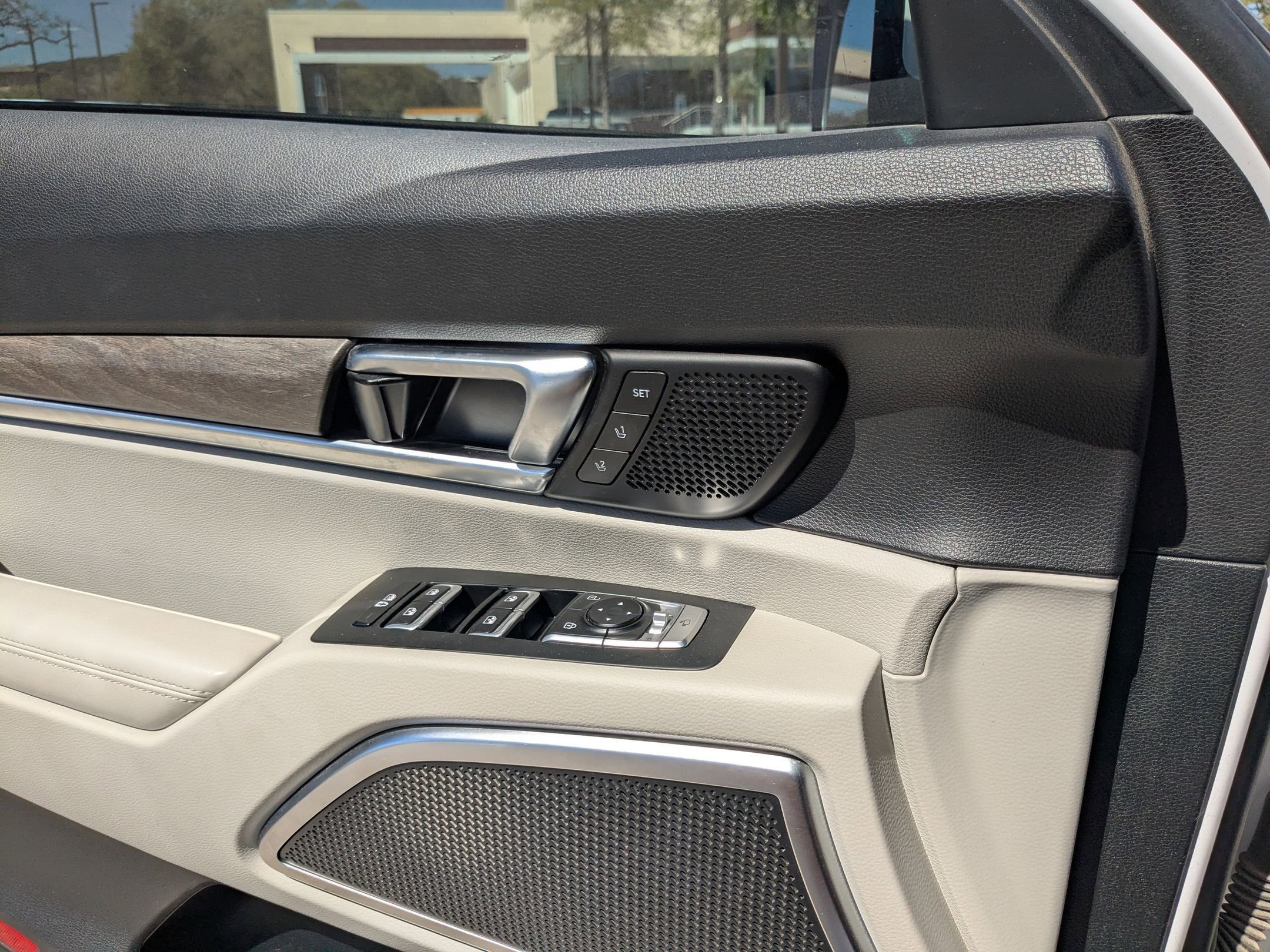 Used 2021 Kia Telluride SX w/ SX Prestige Package image 12