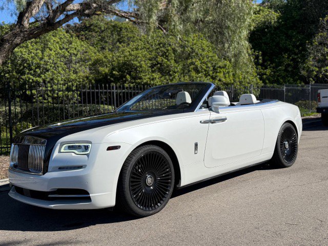 Used 2018 Rolls-Royce Dawn image 2