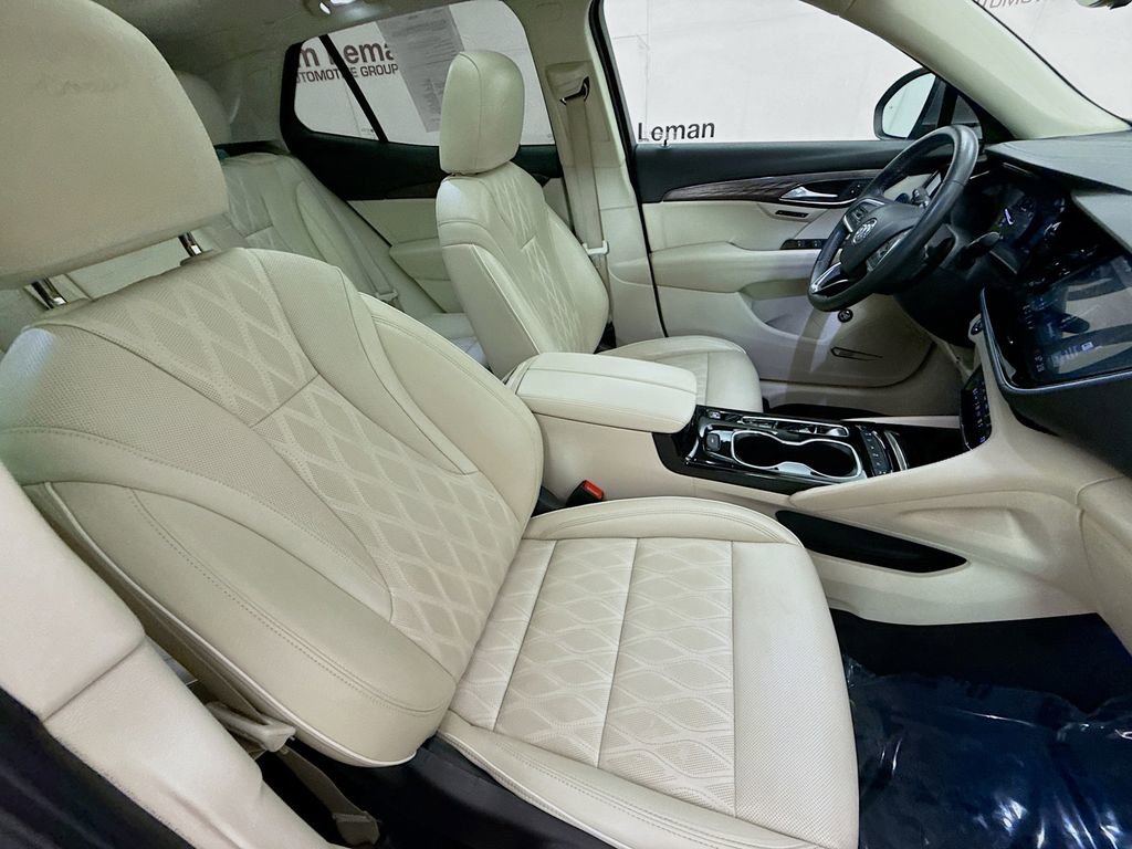 Used 2022 Buick Envision Avenir w/ Technology Package II image 30