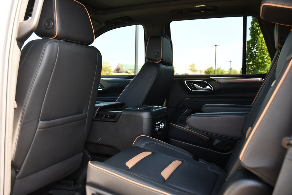 Used 2024 GMC Yukon AT4 w/ AT4 Premium Package AWD/4WD image 30
