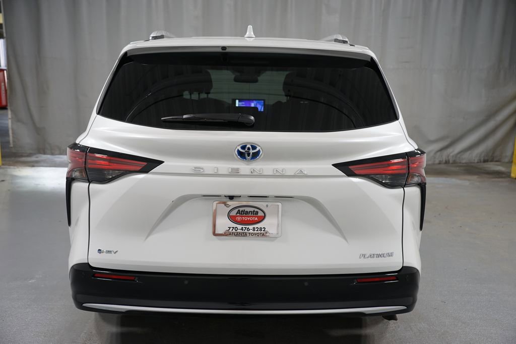 Certified 2025 Toyota Sienna Platinum FWD image 8