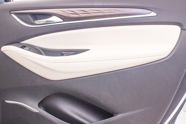 Used 2022 Buick Enclave Avenir w/ Avenir Technology Package image 14