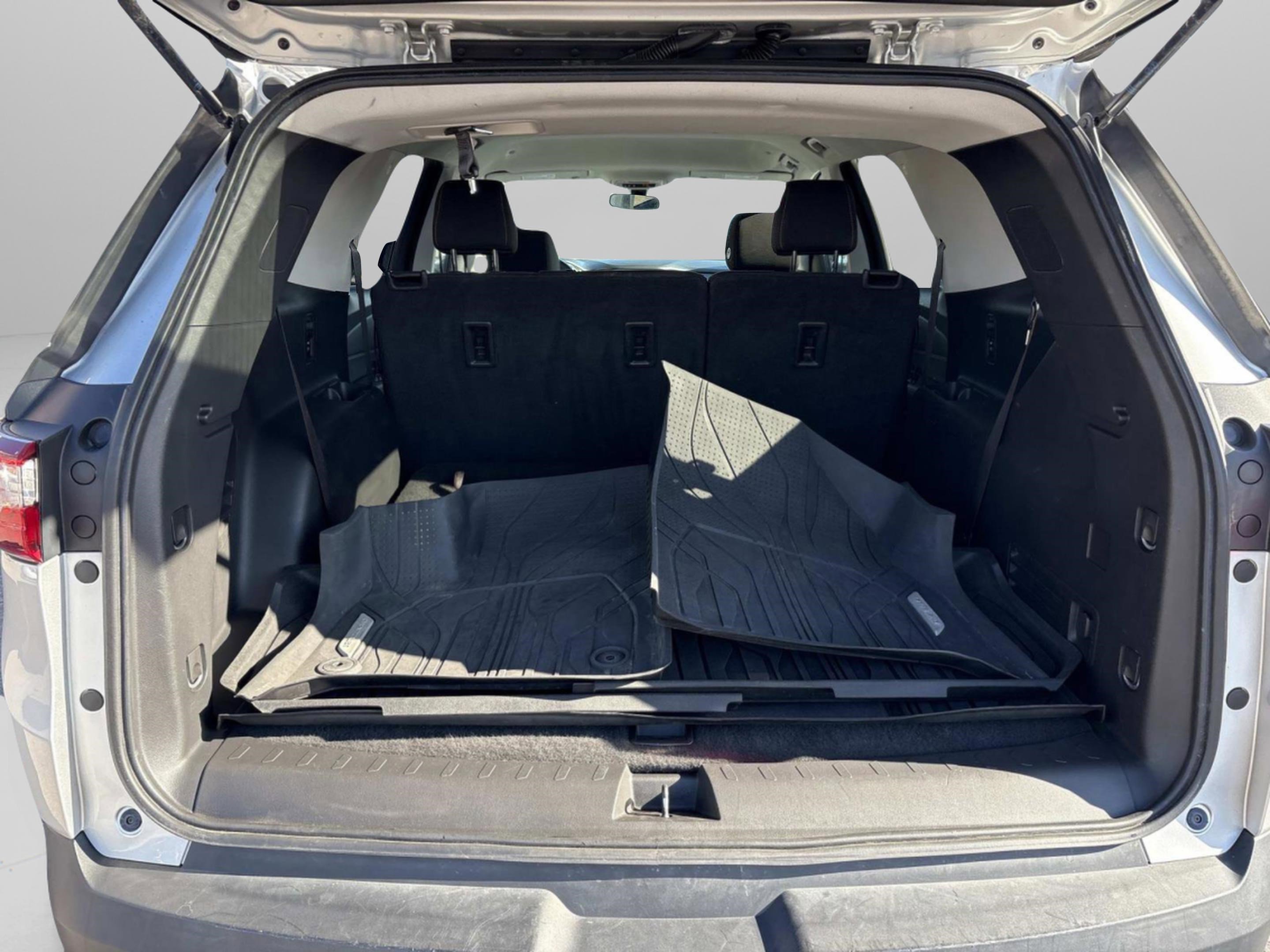 Used 2020 Chevrolet Traverse LS w/ LPO, Floor Liner Package image 11
