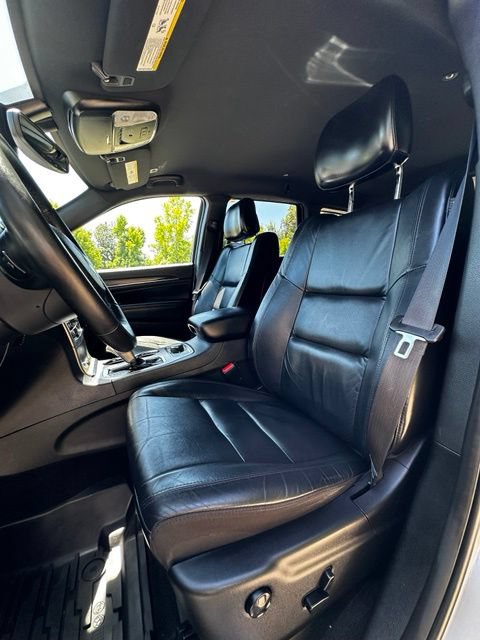 Used 2018 Jeep Grand Cherokee Limited AWD/4WD image 13