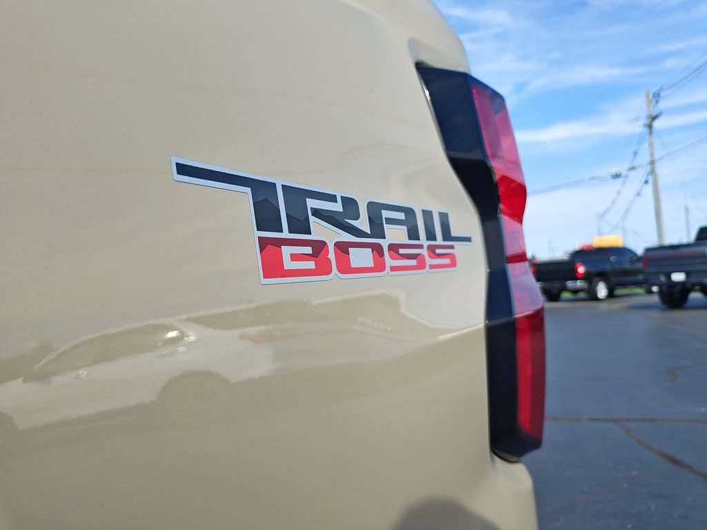 Used 2024 Chevrolet Colorado Trail Boss w/ Safety Package AWD/4WD image 27