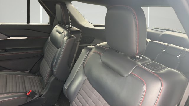 Used 2025 Ford Explorer ST-Line w/ Premium Package AWD/4WD image 12