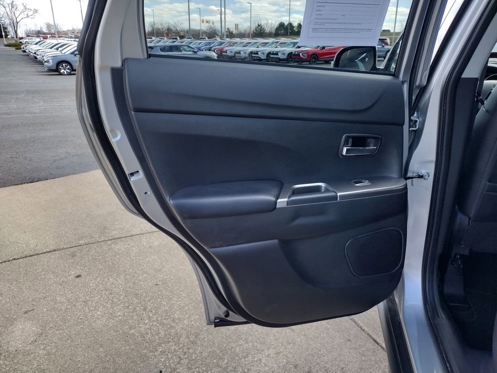 Used 2025 Mitsubishi Outlander Sport SE image 11