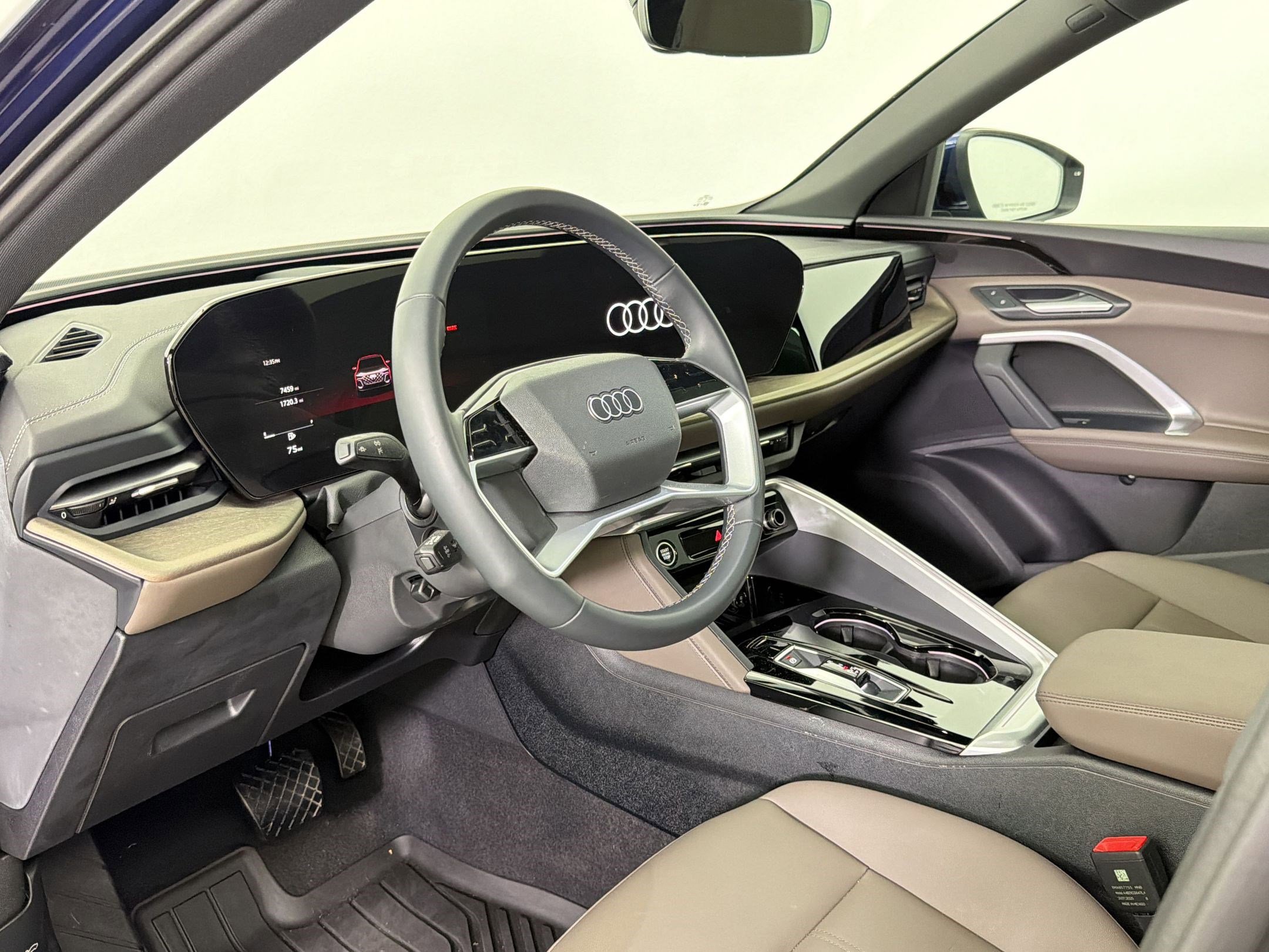 Certified 2025 Audi Q5 Premium w/ Convenience Package image 4