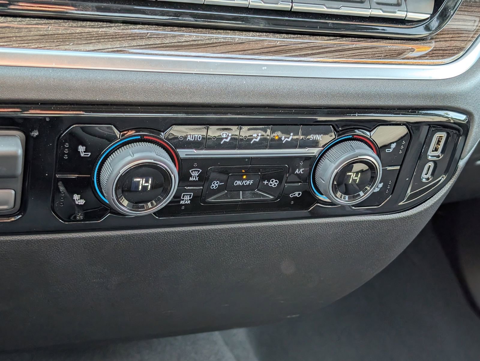 New 2025 Chevrolet Silverado 1500 LT image 28