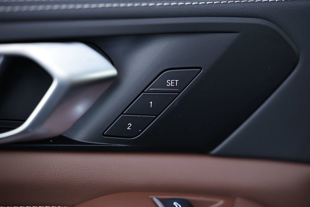 New 2026 BMW X5 sDrive40i w/ M Sport Package image 18