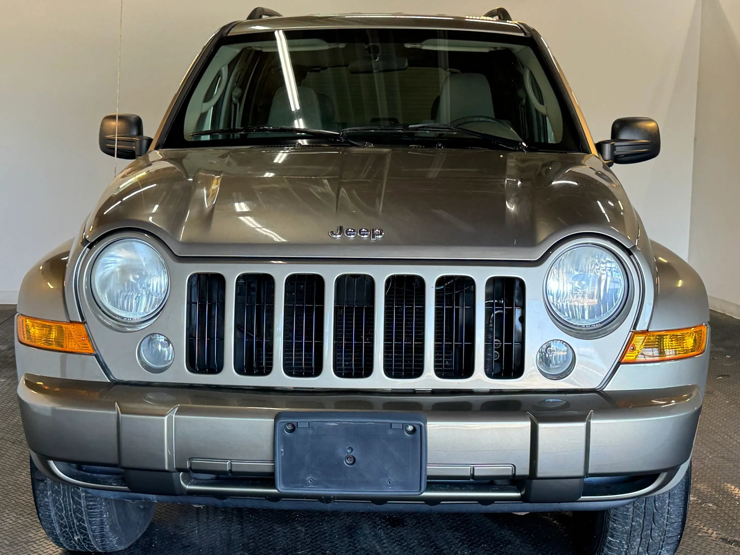 Used 2007 Jeep Liberty Sport image 3